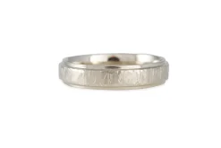Matsu - Narrow Smashed Band With Polished Rails in 14K White Gold