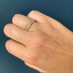 Van Craeynest - Mini Diamond Flower Band in Platinum Size 6